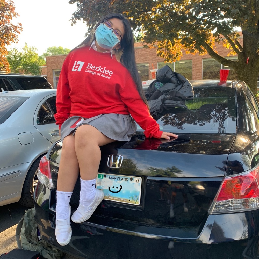 Meet your Posher, Noelia